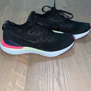Nike Epic React Flyknit 2 women’s gently used